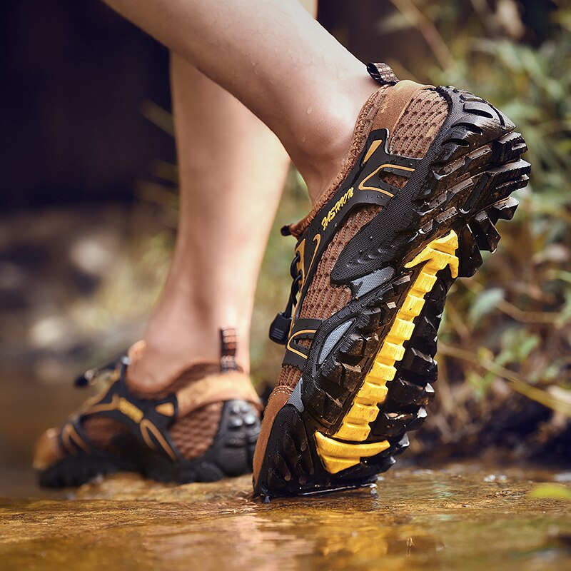 Men's Breathable Mesh Casual Lightweight Outdoor Hiking Shoes