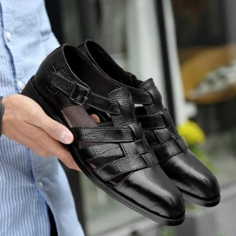 Retro Crocodile Pattern Leather Sandals