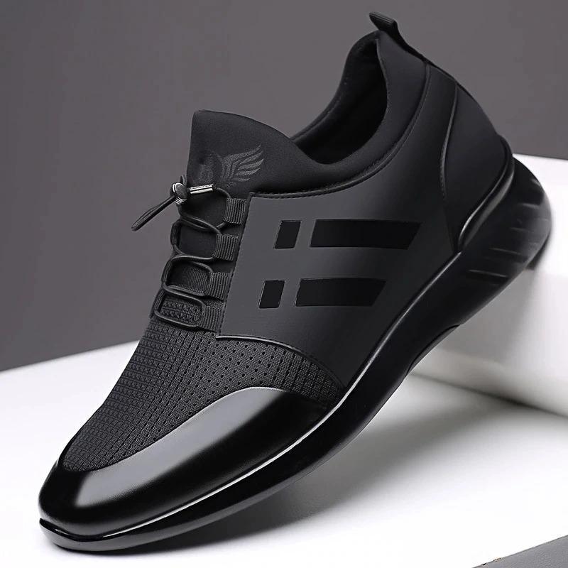 Men's black sneakers with breathable mesh upper and sporty lace-up desig
