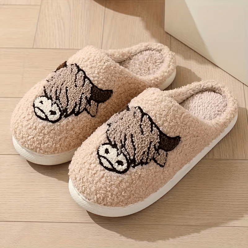 Women's Comfortable & Lightweight Highland Cow Indoor Slippers