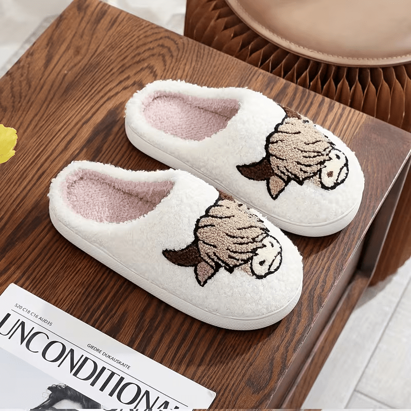 Women's Comfortable & Lightweight Highland Cow Indoor Slippers