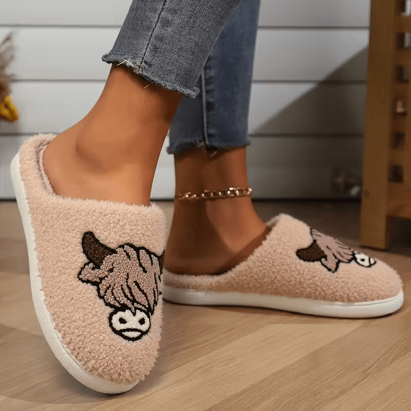 Women's Comfortable & Lightweight Highland Cow Indoor Slippers