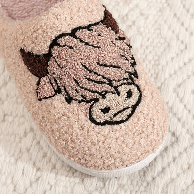 Women's Comfortable & Lightweight Highland Cow Indoor Slippers