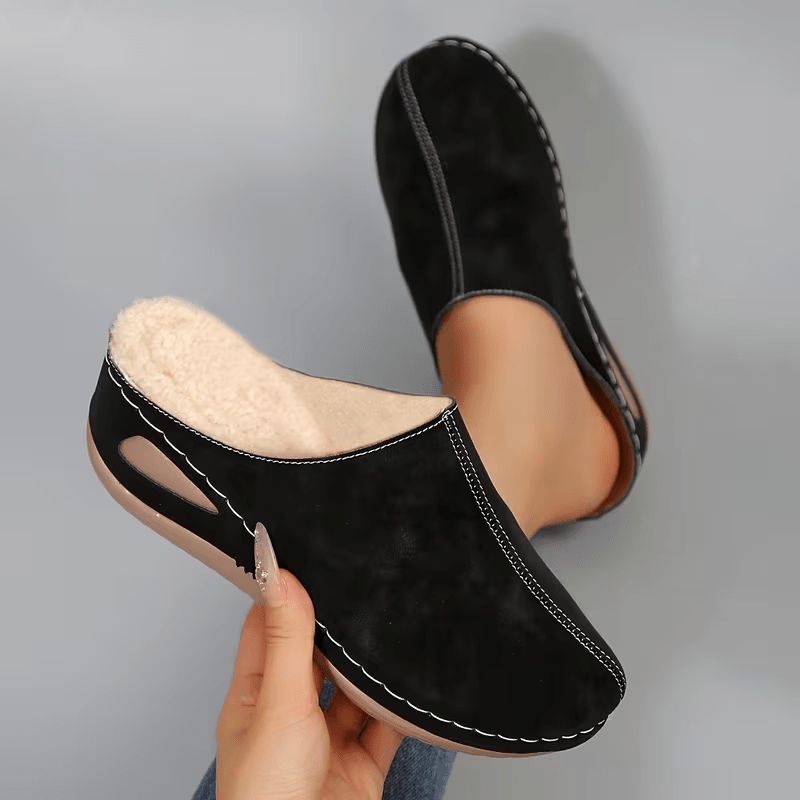 Women's Cozy Warm Cushioned Insole Winter Plush Slip-On Moccasin Slippers